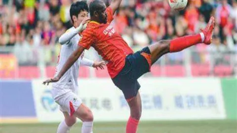 利物浦力克曼联，续写三连胜辉煌篇章